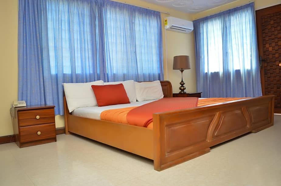 Hotel Loreto Cape Coast Esterno foto