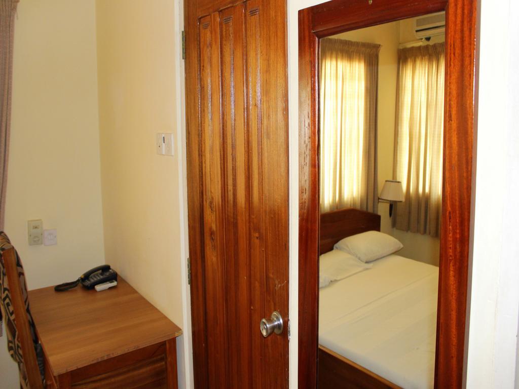 Hotel Loreto Cape Coast Esterno foto